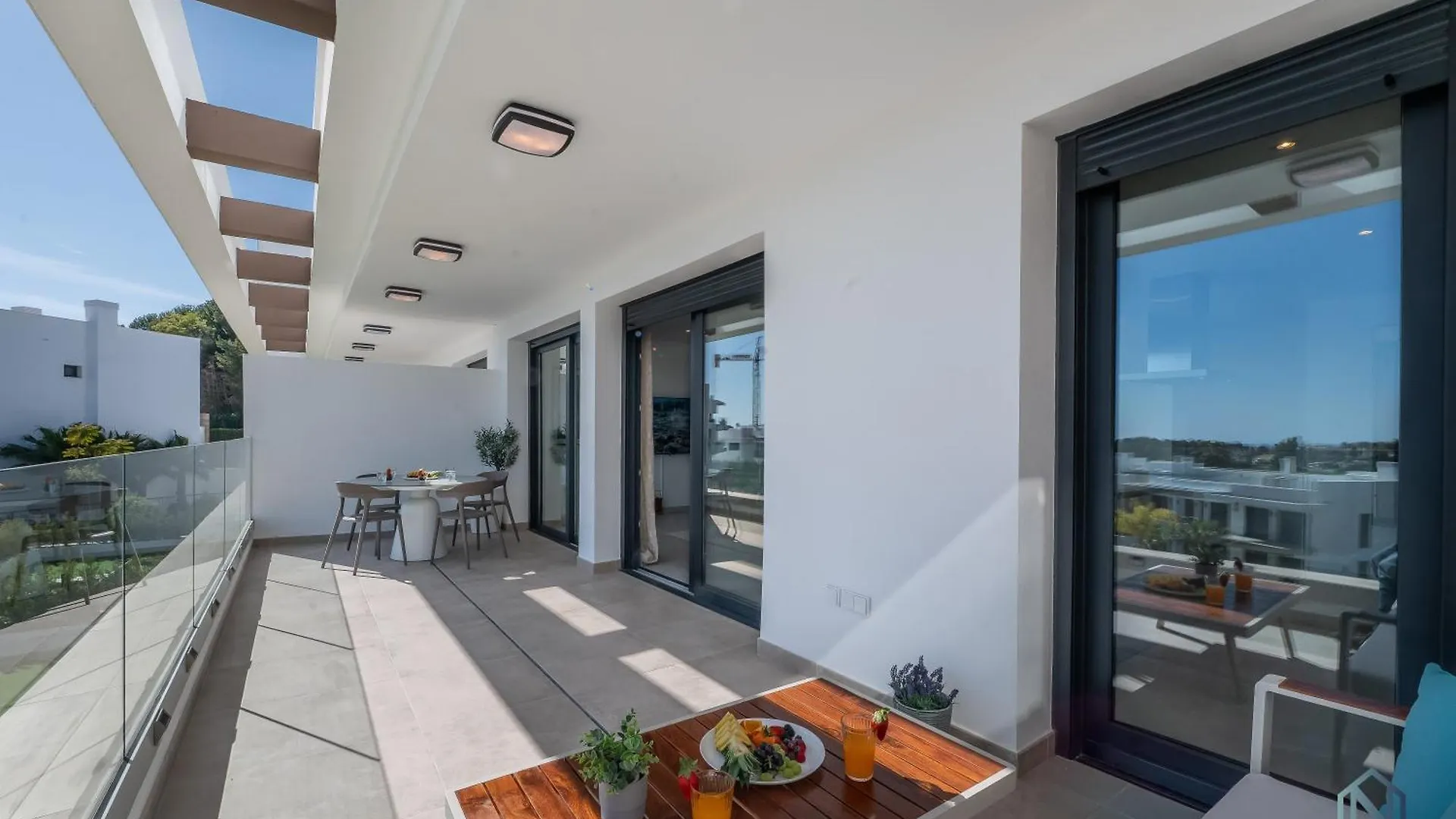 公寓 埃斯特波纳Newly Built 2 Bdrm Modern Oasis W Gym & Pool公寓