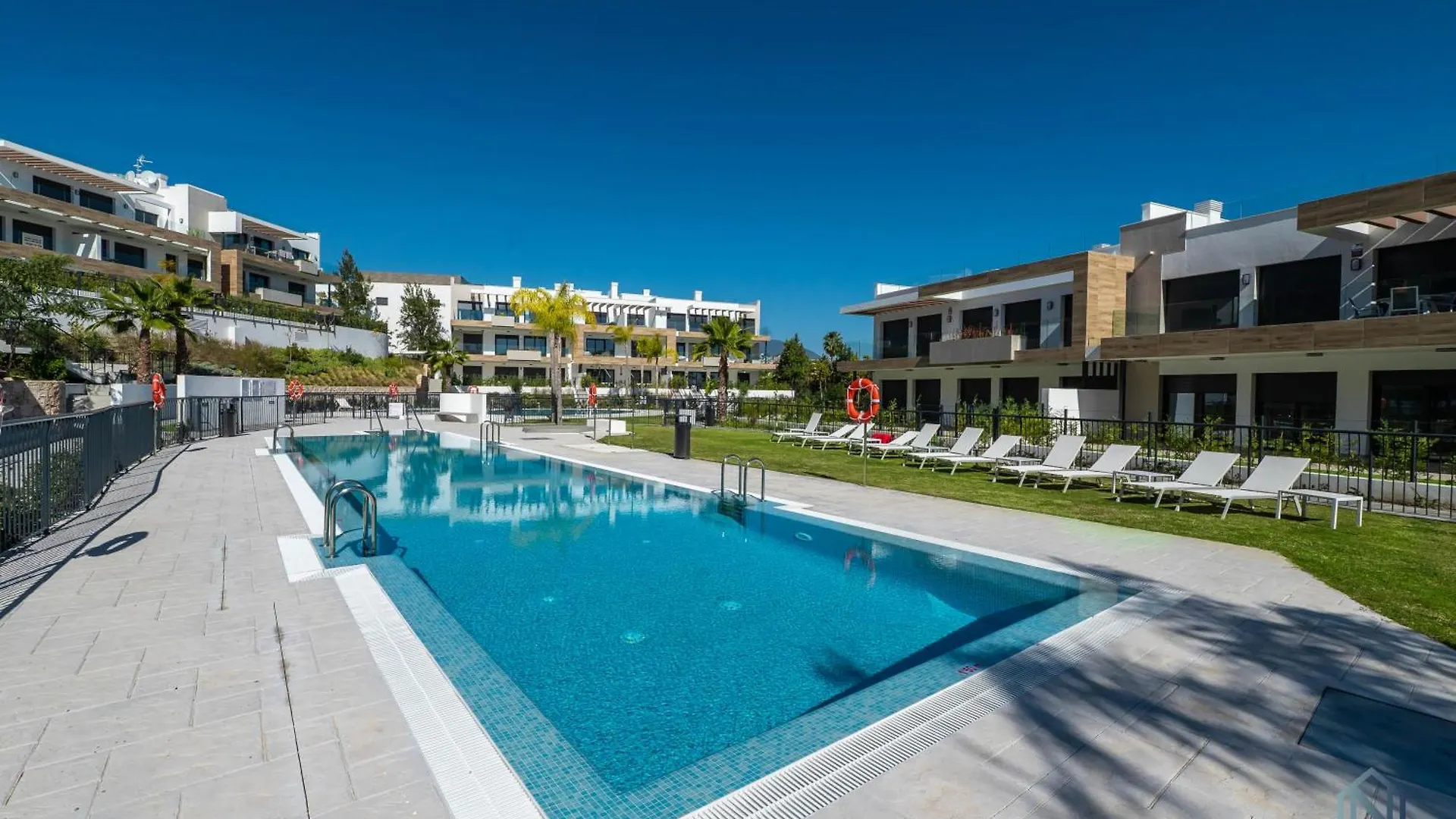 Newly Built 2 Bdrm Modern Oasis W Gym & Pool Apartment Estepona 0*,